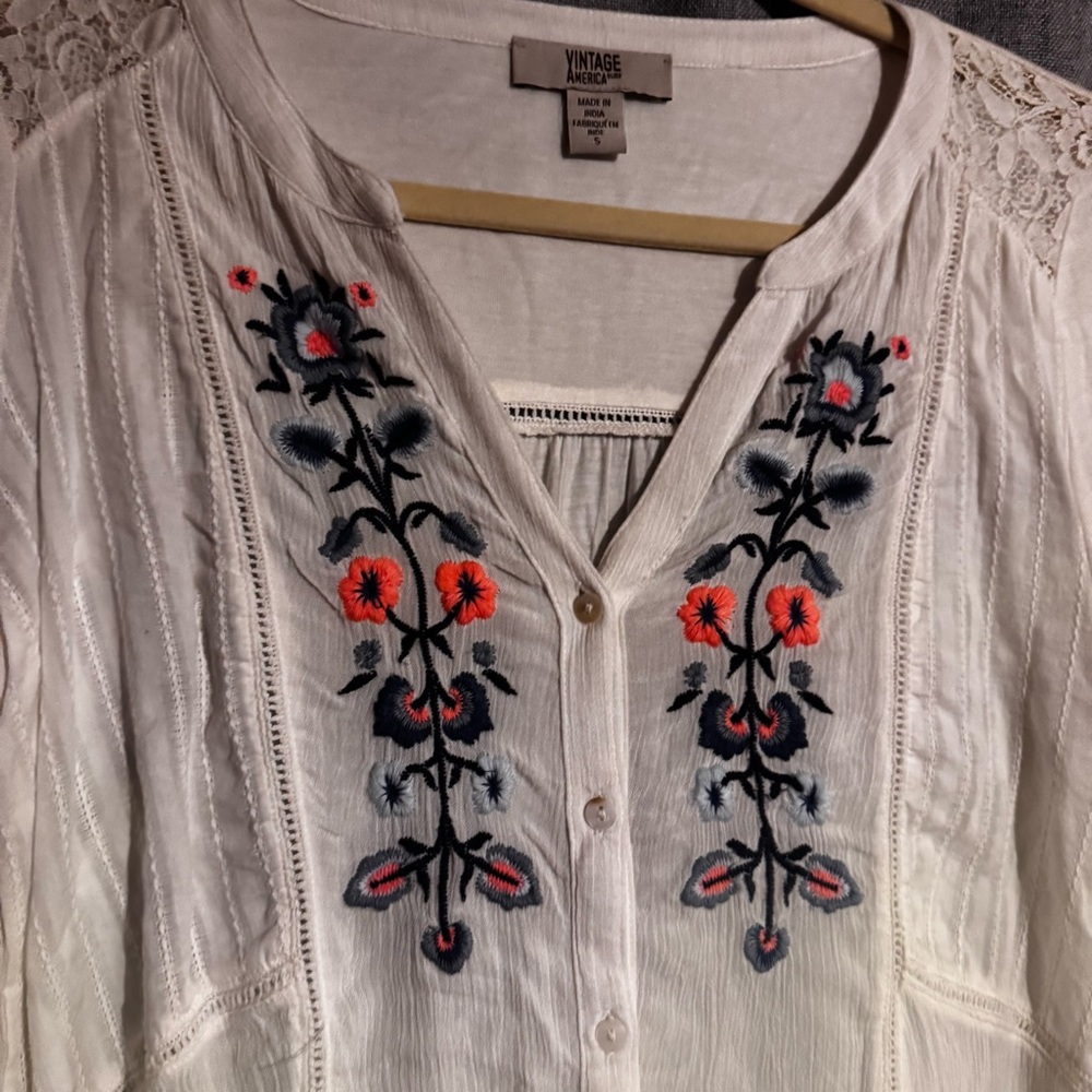 Vintage American Women’s Long Sleeve Size Small Embroidery Floral Blouse - Picture 3 of 9